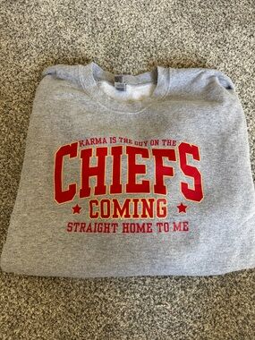 Karma - Taylor Swift - Chiefs Sweatshirt